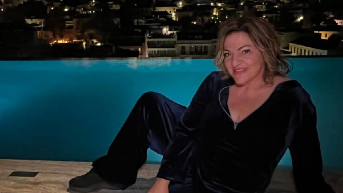 Βίκυ Σταυροπούλου: Ευχές για «καλή εβδομάδα» με θέα τον Παρθενώνα