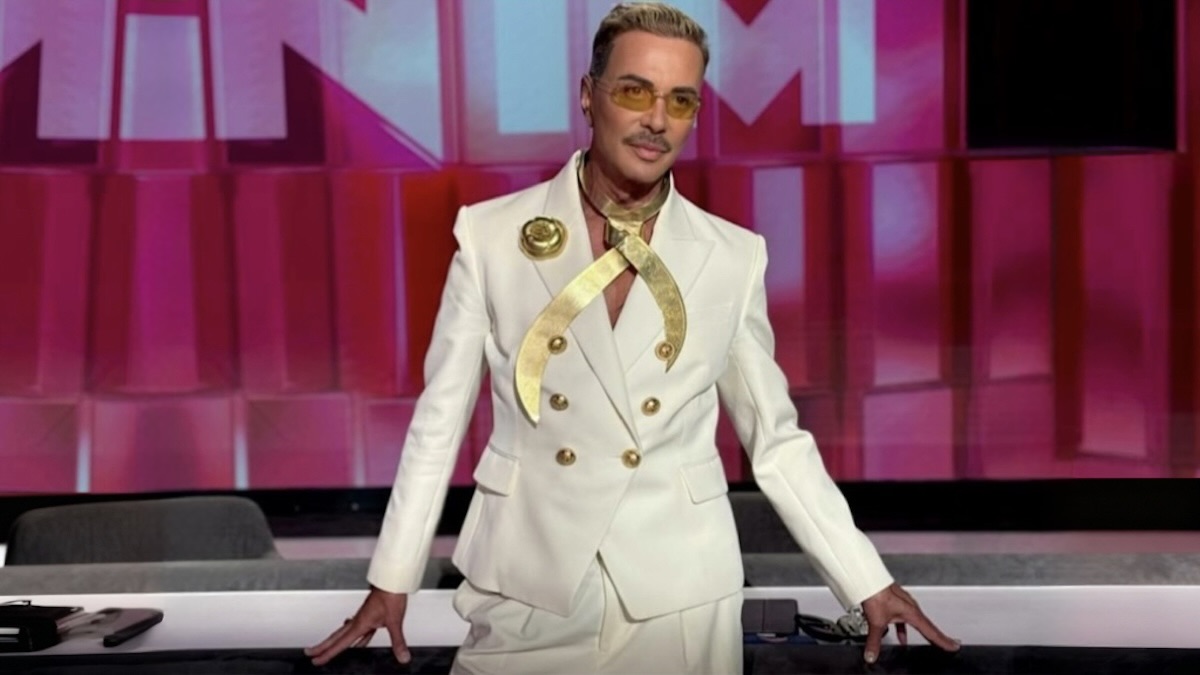 Λάκης Γαβαλάς και το απλό ντύσιμο σαν στάση ζωής