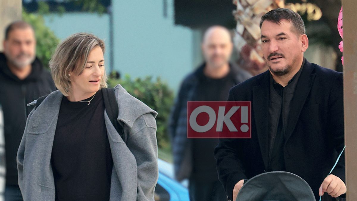 Πύρρος Δήμας – Αφροδίτη Σκαφίδα: Aπογευματινή βόλτα στη Γλυφάδα μαζί με την 22 μηνών κόρη τους