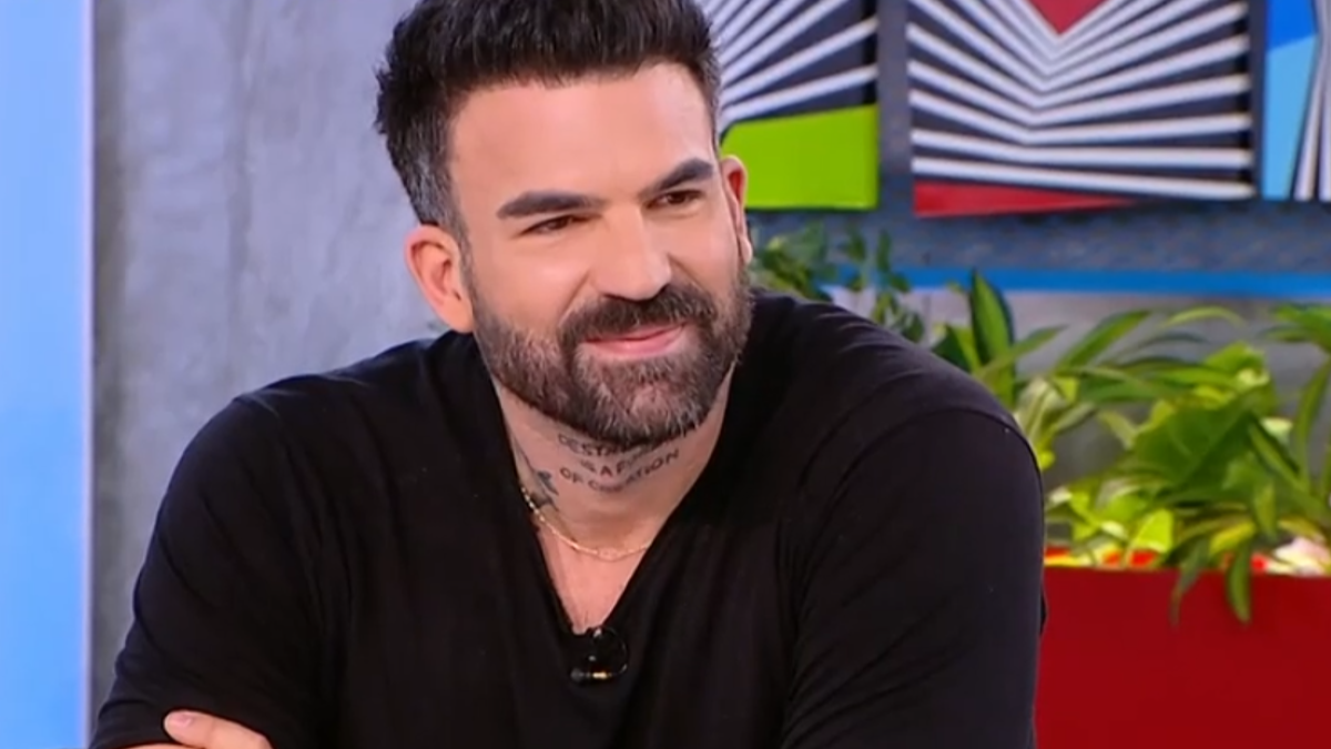 Δημήτρης Αλεξάνδρου: Η on air ατάκα για τη Ρία Ελληνίδου – «Tυχερός αυτός που τη θαυμάζει…»