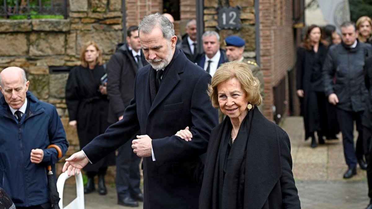 Λαϊκό προσκύνημα στη Μαδρίτη για την Πριγκίπισσα Ειρήνη: Παρών ο βασιλιάς Φελίπε με τη βασιλική οικογένεια της Ισπανίας