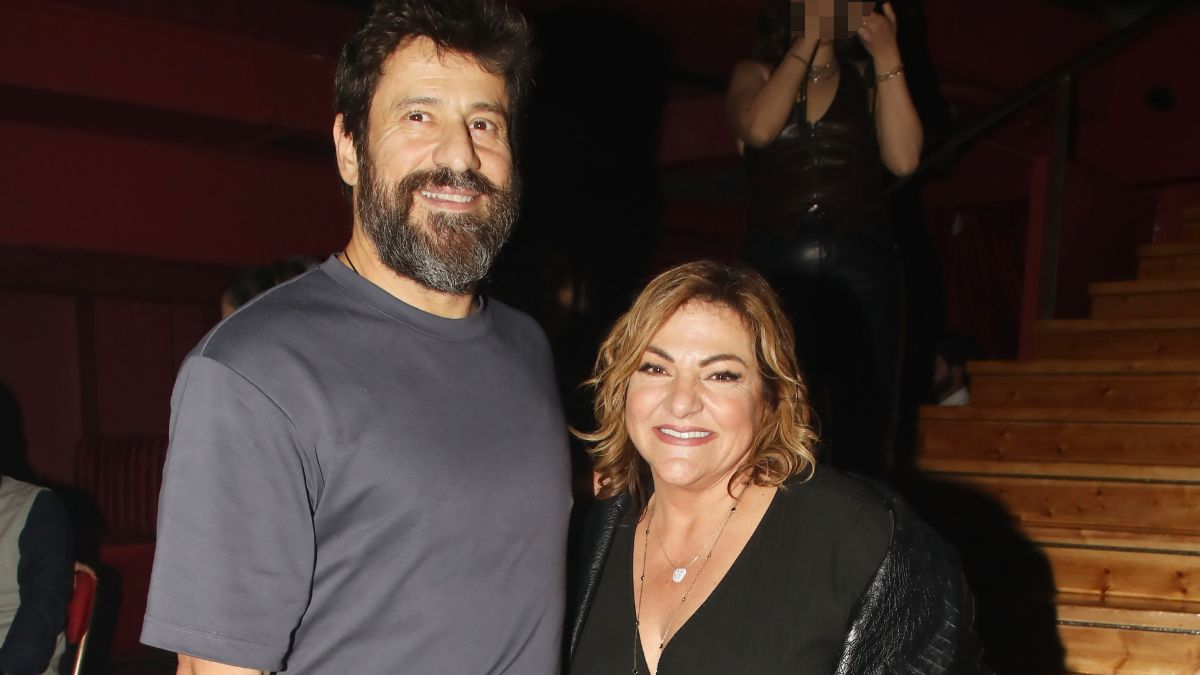 Βίκυ Σταυροπούλου – Αλέξης Γεωργούλης: Η βραδινή έξοδος και το throwback στα σχόλια από το ζευγάρι «Σωτήρης – Στέλλα»