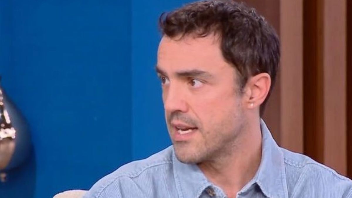 Δημήτρης Κουρούμπαλης: «Eνώ μικροδείχνω, υπάρχει αυτό το κύρος της αναγνωρισιμότητας, που δεν περνώ απαρατήρητος»