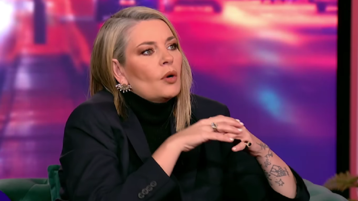 Ελισάβετ Μουτάφη για τον γιο της: «Το ξέρει ότι δεν είμαι η βιολογική του μητέρα. Λέει μόνος του “εγώ είμαι μαύρος”»