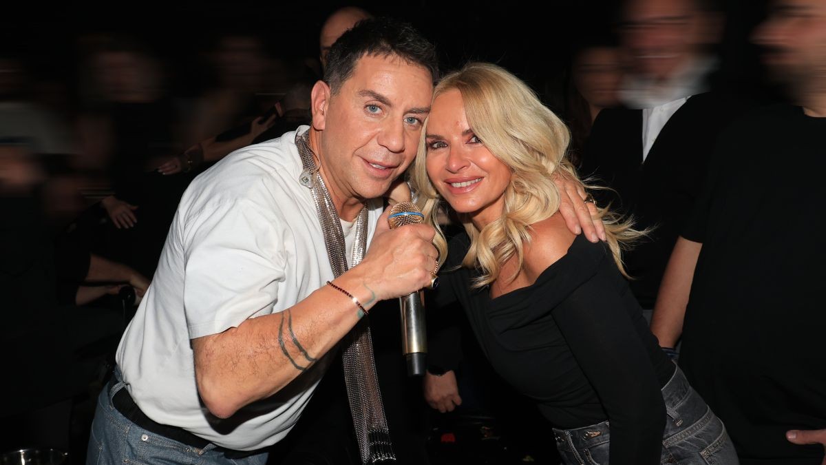 Μαρία Μπεκατώρου: Διασκέδασε και τραγούδησε μαζί με τον Γιώργο Μαζωνάκη!