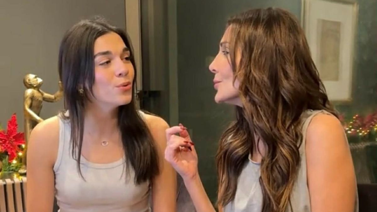 Δέσποινα Βανδή: Τραγουδά με τη κόρη της Μελίνα Νικολαΐδη και γίνονται viral