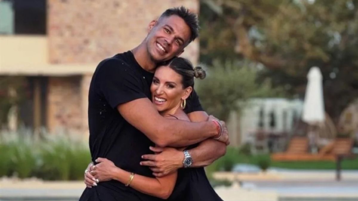 Αθηνά Οικονομάκου: Η τρυφερή φωτογραφία που ανέβασε με τον Μπρούνο Τσερέλα, λόγω της Παγκόσμιας Ημέρας Αγκαλιάς