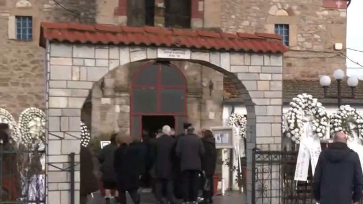 Τρίκαλα: Το τελευταίο «αντίο» στις τρεις εργαζόμενες που χάθηκαν