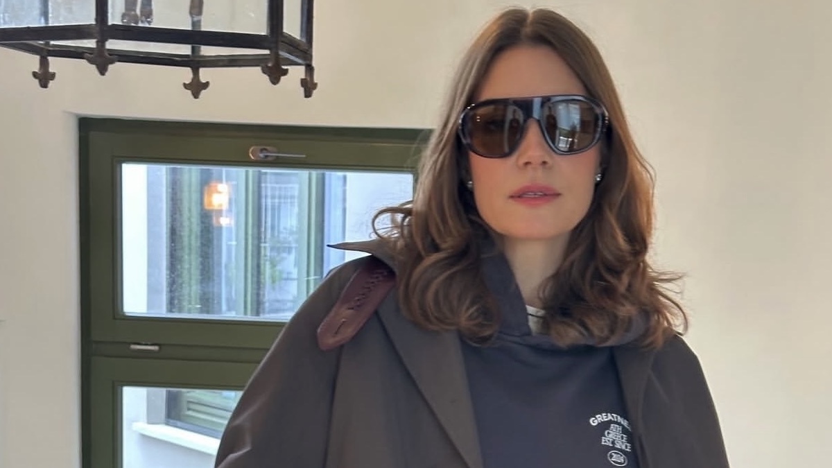  Βίκυ Καγιά: Ιδανικό outfit για έξοδο στο θέατρο