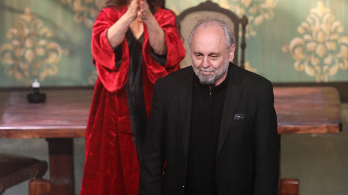 Σωτήρης Χατζάκης: «Ήμουν κατά του γάμου. Έδωσα στη γυναίκα μου τη χαρά να την παντρευτώ»