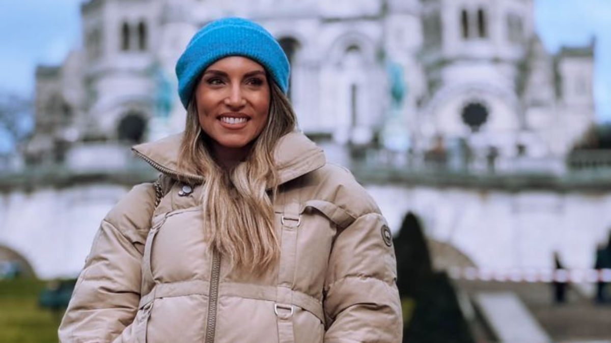 Η Αθηνά Οικονομάκου στον καναπέ με τα παιδιά της: Το πιο γλυκό Friday night