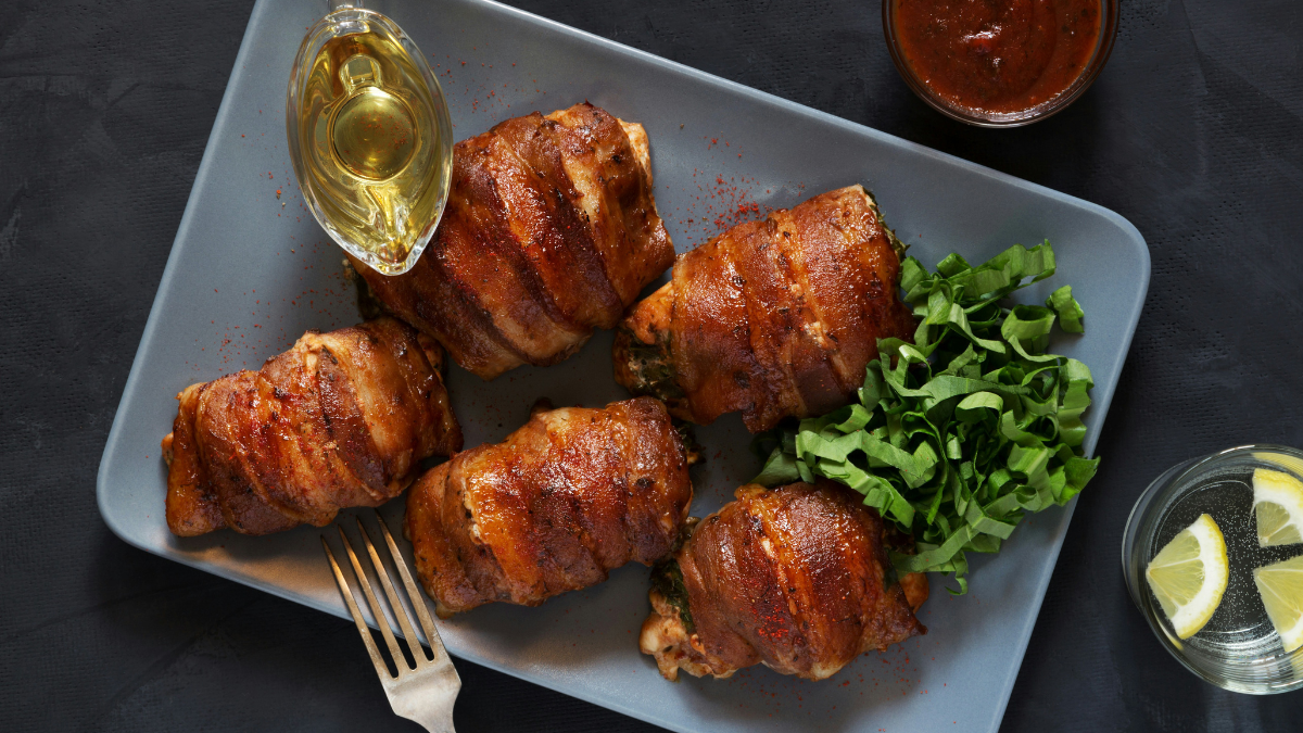 Ιδέα για μεσημεριανό: Κοτόπουλο γεμιστό με μοτσαρέλα, σπανάκι και λιαστή ντομάτα