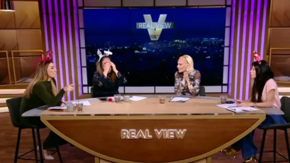 Έσκασαν στα γέλια στο Real View για τη «μάχη» του αποκλειστικού: «Δεν έχω δει ποτέ τέτοια κοκοραμαχία»