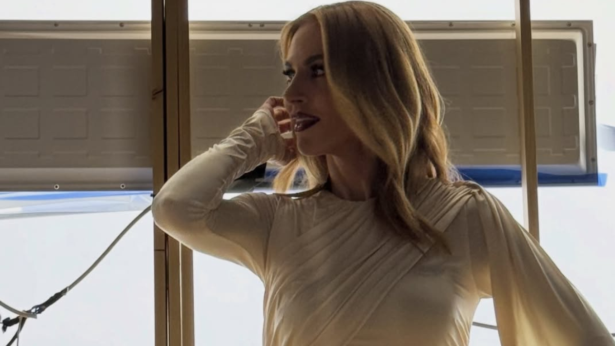 Η Ντορέττα Παπαδημητρίου μαγεύει με λευκό φόρεμα