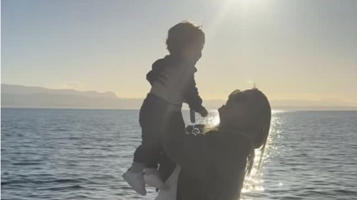 Φωτεινή Πετρογιάννη: Χαρούμενες στιγμές αγκαλιά με τον γιο της