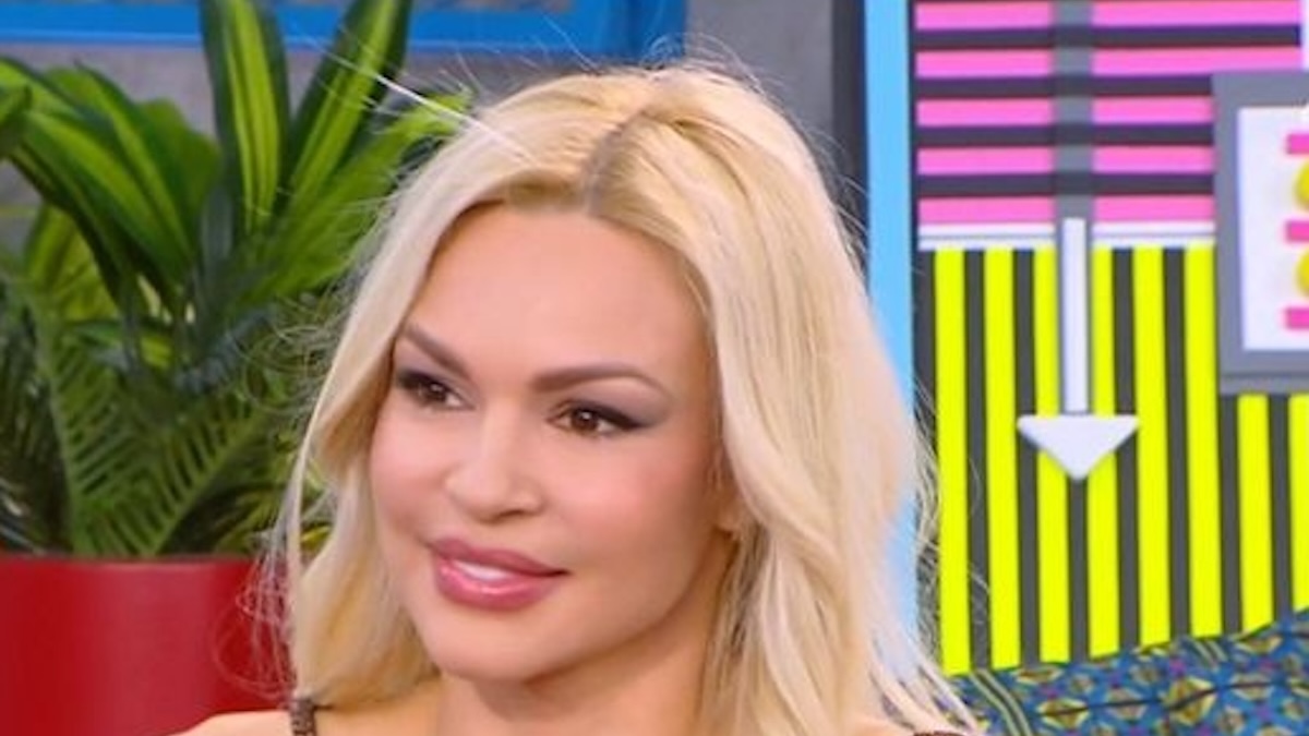 Βίκυ Κάβουρα: «Η κόρη μου είναι 20 μηνών και έχει κόλλημα με τον Άγιο Παΐσιο»