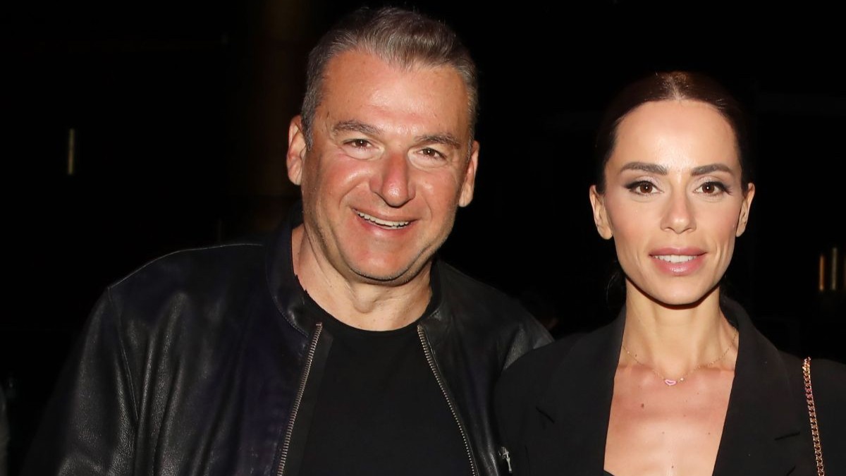 Μαρία Αντωνά: Βραδινή έξοδος με statement εμφάνιση – Στο πλευρό της ο Γιώργος Λιάγκας