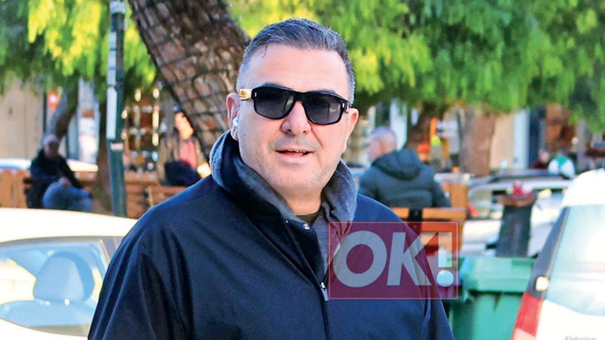 Αντώνης Ρέμος: Η καθιερωμένη βόλτα στη Γλυφάδα με τον σκύλο του Κάσπερ