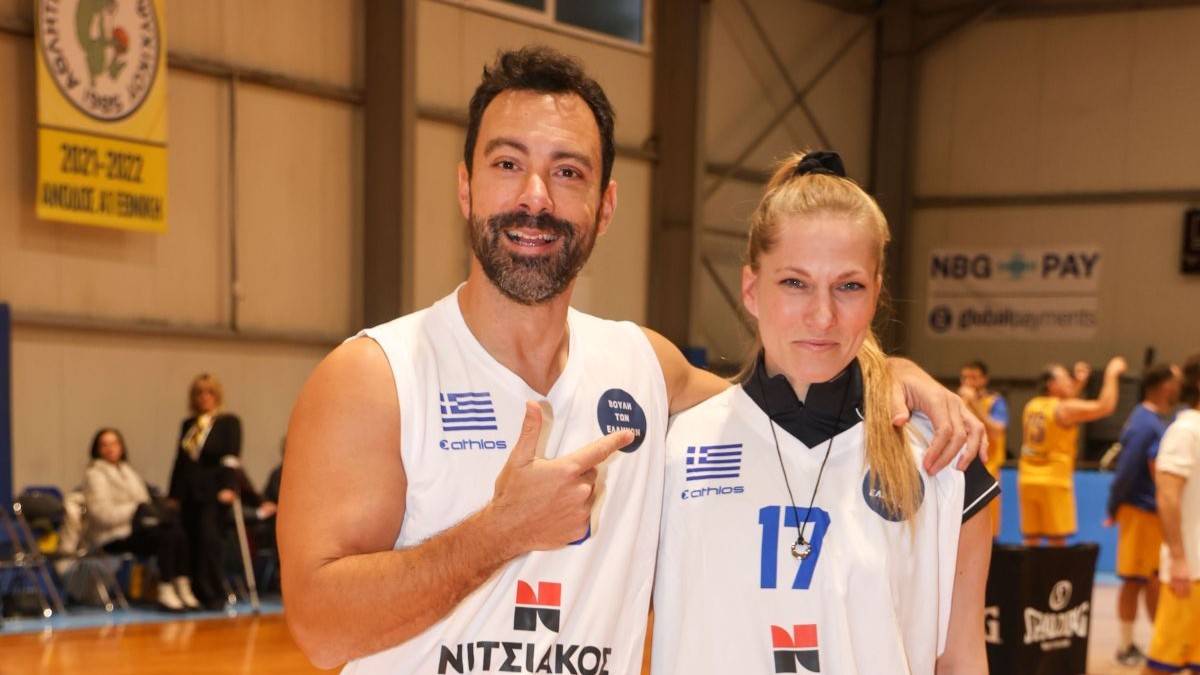 Σάρα Εσκενάζυ: Σε φιλανθρωπικό αγώνα με τον Σάκη Τανιμανίδη 1,5 μήνα μετά την απώλεια του πατέρα της