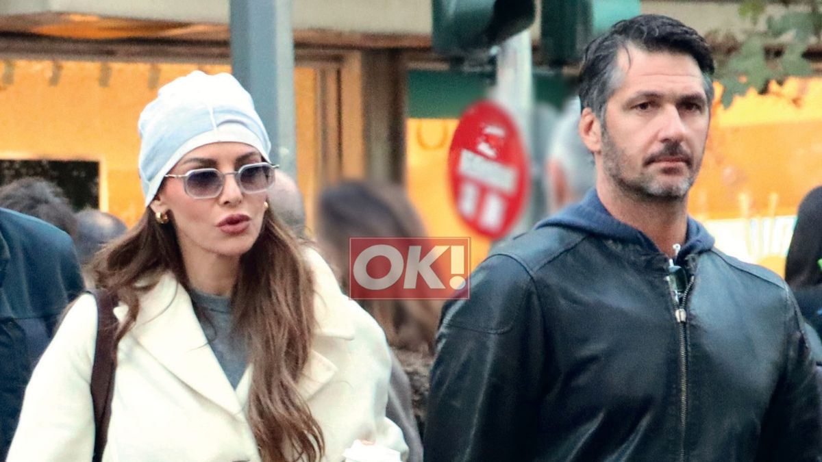 Mπέττυ Μαγγίρα: Στο κέντρο της Αθήνας με τον Δημήτρη Μάζη, τις κόρες τους και την  βαφτισιμιά της!