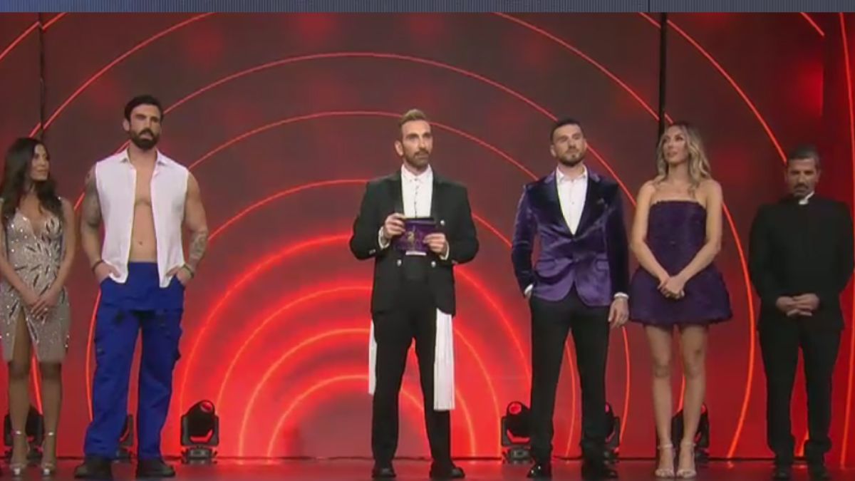 Αυτό είναι το ζευγάρι που αποχώρησε από το J2US