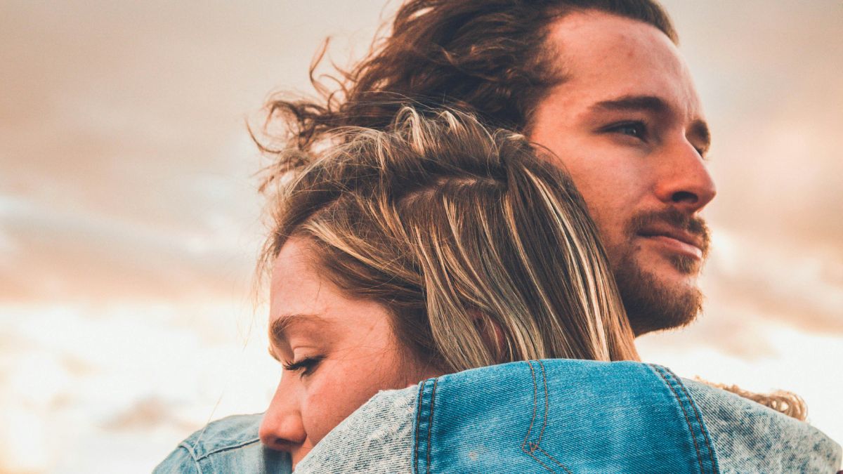 Γιατί κάποιοι φοβούνται τη δέσμευση αλλά θέλουν σχέση;