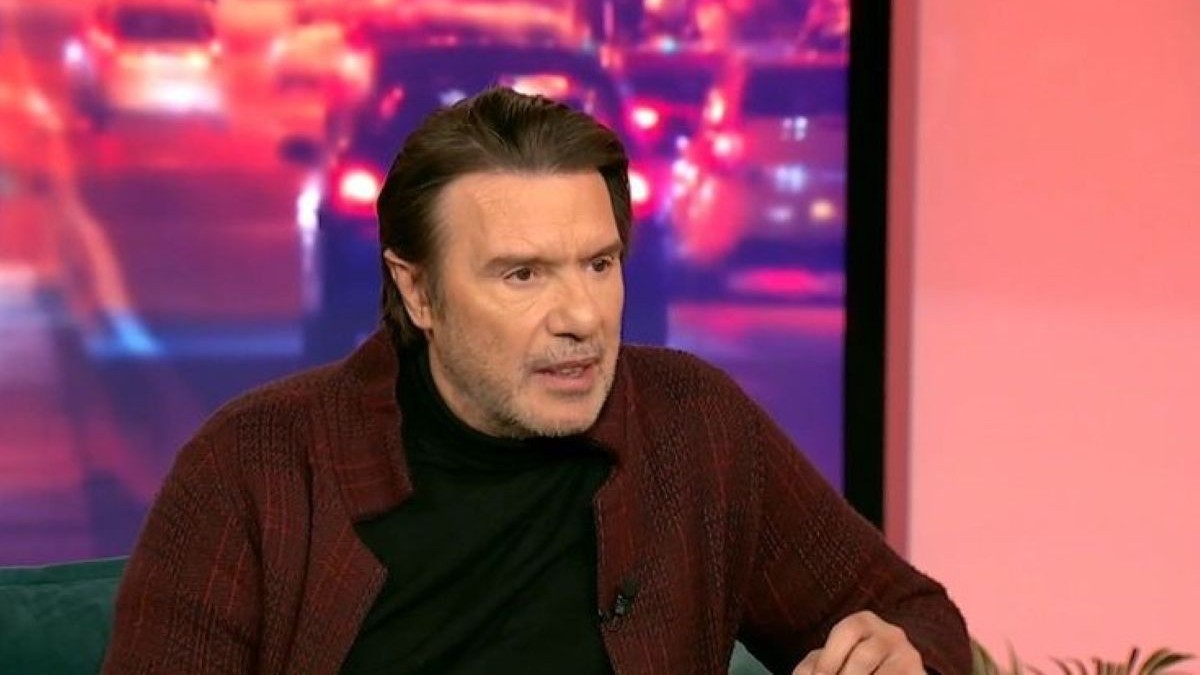 Στράτος Τζώρτζογλου: «Πάντα θα είμαι ερωτευμένος με τη Σοφία. Της είπα “αν θέλεις να μείνεις χωρίς παιδί, συνεχίζουμε”»