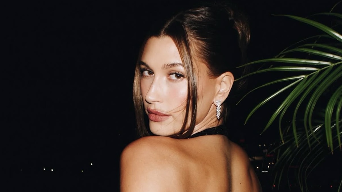 Χέιλι Μπίμπερ: Οδηγός και έμπνευση για τη μεταβατική περίοδο της άνοιξης