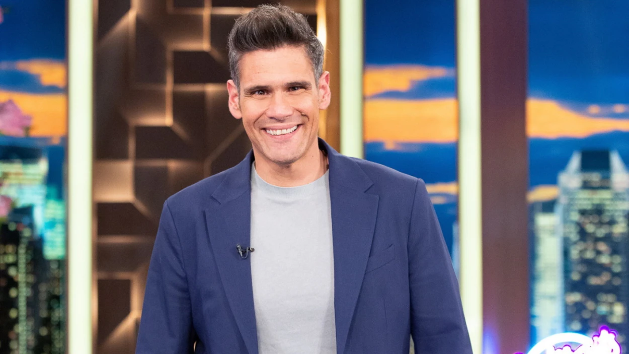 Δημήτρης Ουγγαρέζος: «Ο Κώστας Τσουρός ευτελίζεται με 0,8% τηλεθέαση