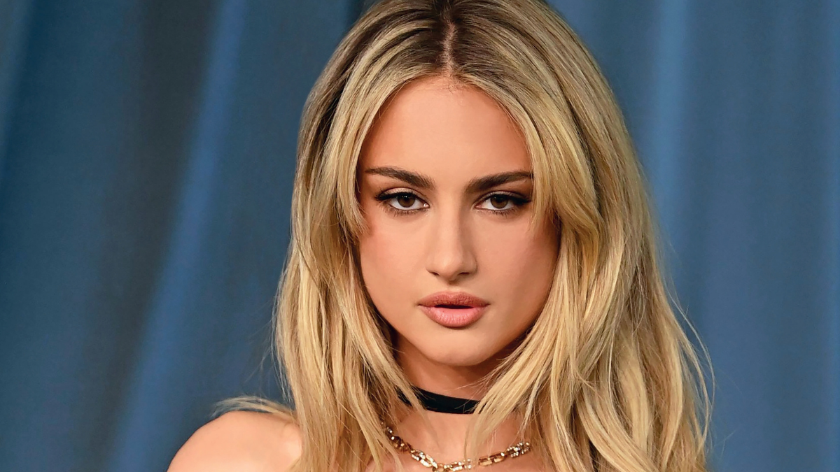 Γκρέις Βαν Πάτεν: «Μου αρέσει το μακιγιάζ να αναδεικνύει τα χαρακτηριστικά μου, όχι να τα καλύπτει»