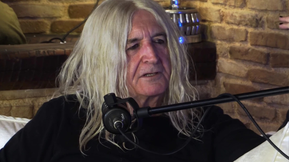 Νίκος Καρβέλας: Όσα είπε για το νέο του έργο «Ρέκβιεμ για τη γυναίκα»