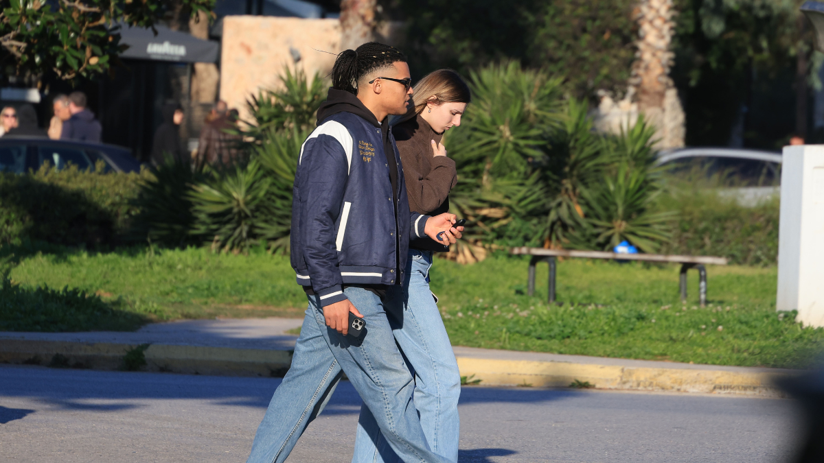 Εμμανουήλ Κάραλης – Αναστασία Μαγαλιού: Πρωινή βόλτα στη Γλυφάδα