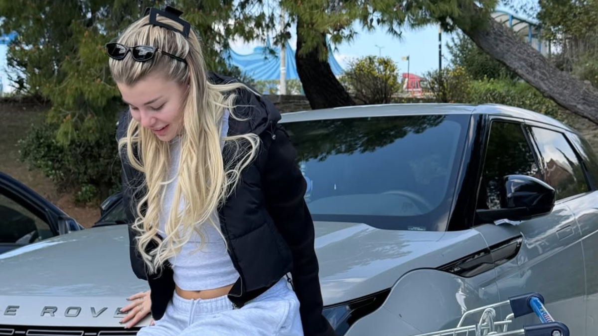 Modern Cinderella: Το αστείο στιγμιότυπο στο σουπερ μαρκετ