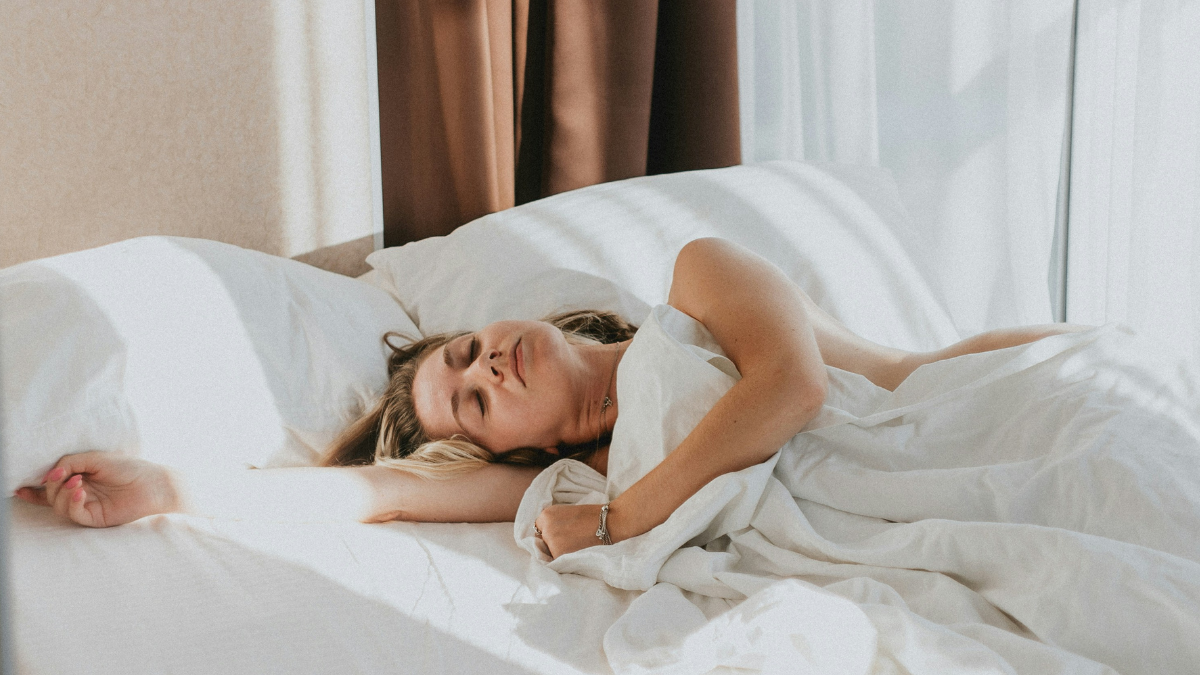 Βραδινές συνήθειες που καταστρέφουν τον ύπνο σας (χωρίς να το καταλαβαίνετε)