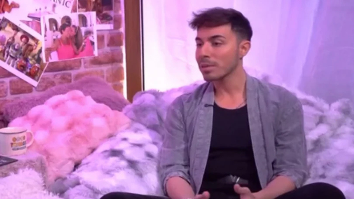 Βασίλης Λαζαρίδης: «Η μητέρα μου με τον πατέρα μου τυπικά δεν χωρίσανε ποτέ»