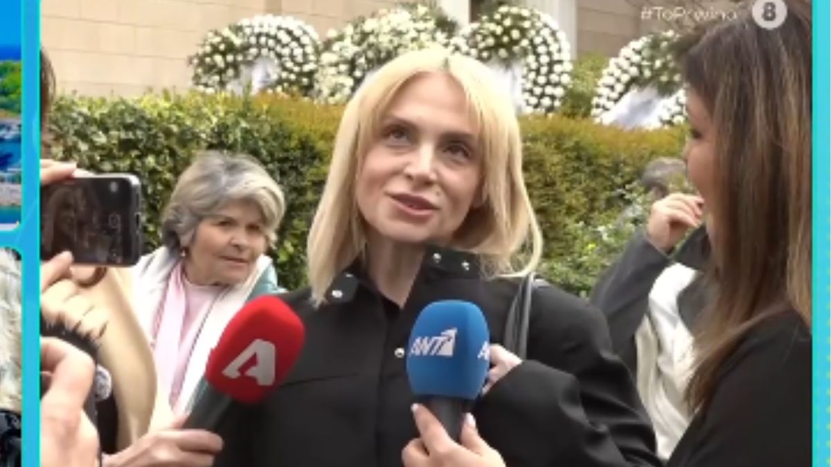 Ελεωνόρα Ζουγανέλη στην κηδεία της Μαρινέλλας: «Την αποχαιρετώ με ολόκληρη την ψυχή μου»