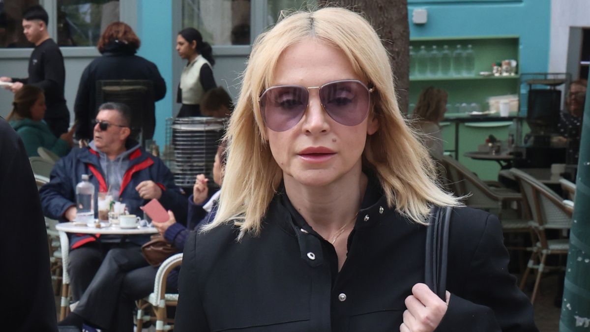 Ελεωνόρα Ζουγανέλη στην κηδεία της Μαρινέλλας: «Την αποχαιρετώ με ολόκληρη την ψυχή μου»