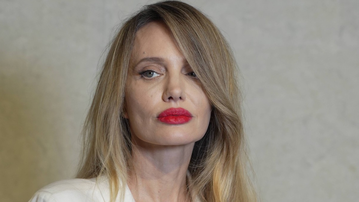 Αντζελίνα Τζολί: Πώς θα αντιγράψετε το beauty look της στην Σαγκάη