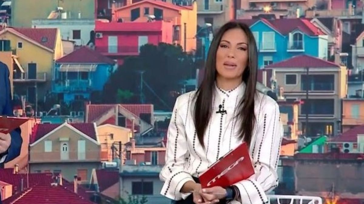 Ανθή Βούλγαρη: Eπέστρεψε στην εκπομπή Κοινωνία Ώρα Mega – «Δεν ξέρω τι είναι πιο δύσκολο, να είμαι σπίτι ή στην εκπομπή»