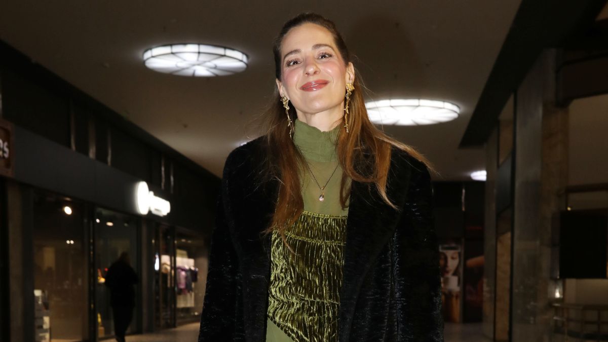 Νατάσσα Μποφίλιου: Με εντυπωσιακό total black look και με μία πράσινη «πινελιά» ξεχώρισε με την εμφάνισή της