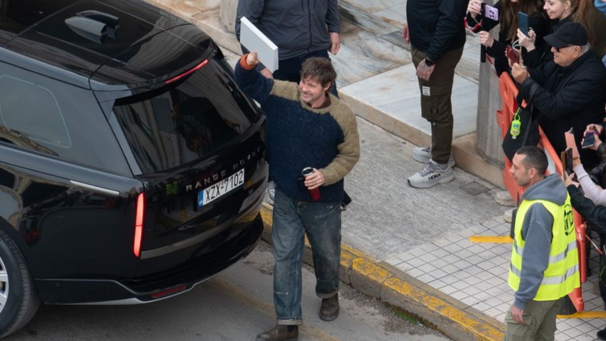 Μπραντ Πιτ: Πλήθος κόσμου στην Πλατεία Κοτζιά ενόψει των γυρισμάτων της ταινίας «The Riders»