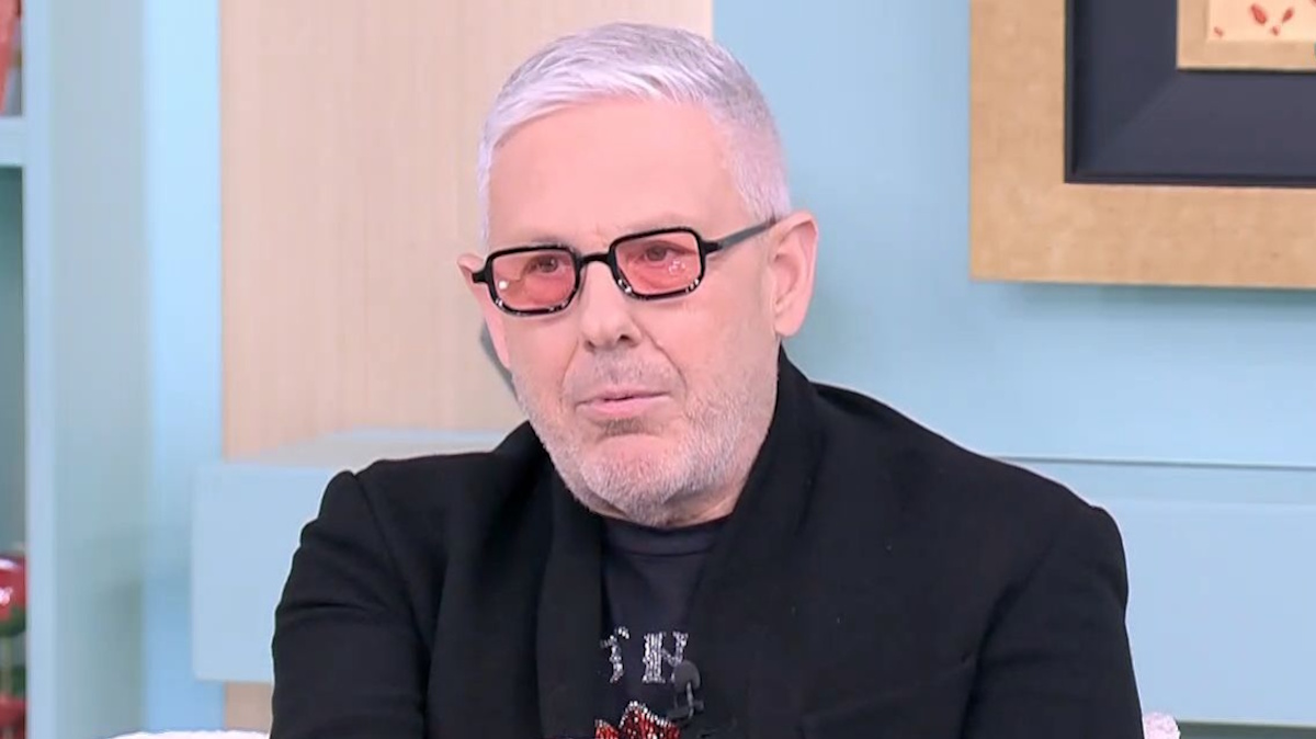 Τάσος Δούσης: «Η τηλεόραση είναι ένα κλειστό κλαμπ που κάνουν εκπομπή οι ίδιοι άνθρωποι που είναι φίλοι με τους παραγωγούς»