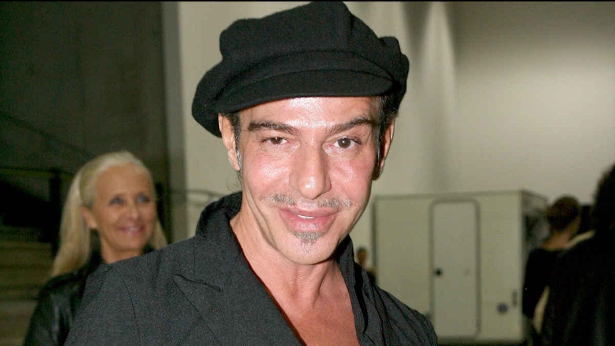 John Galliano: Η επιστροφή ενός μυθικού designer και τα fast fashion brands