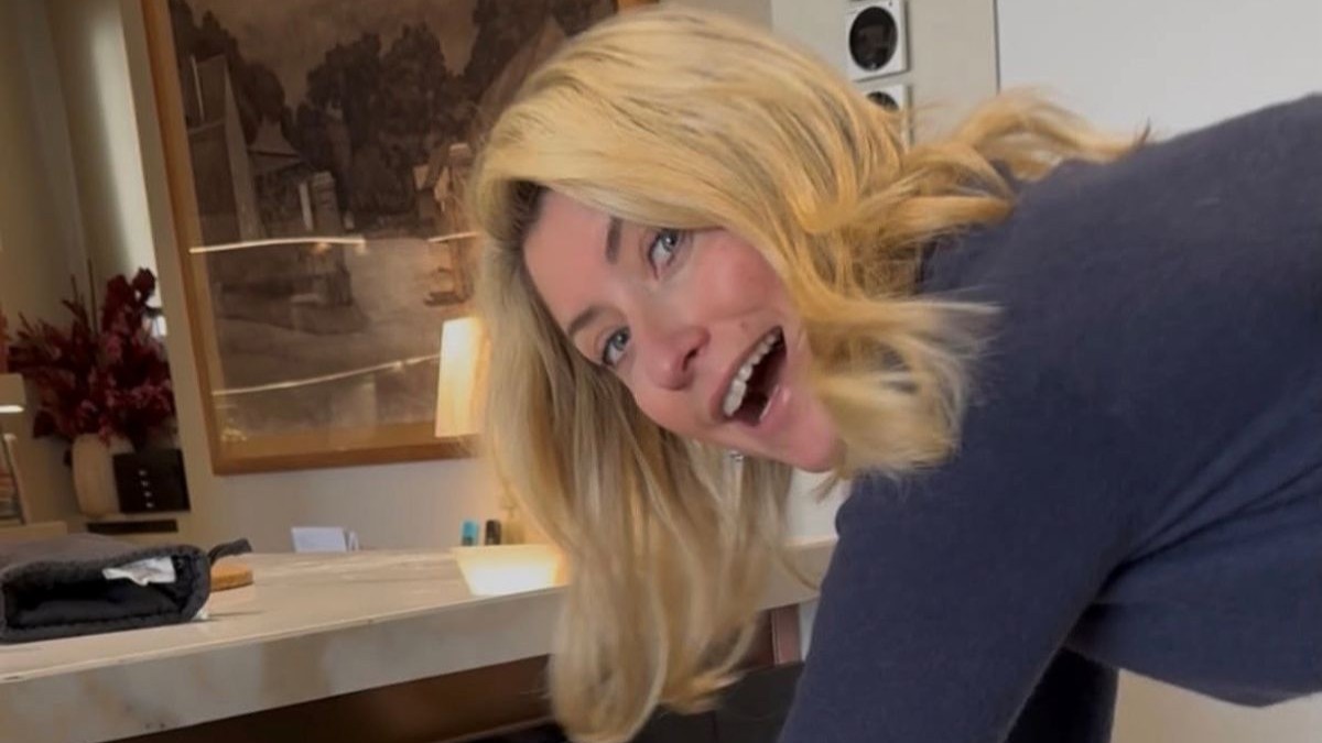 Σία Κοσιώνη: Στην κουζίνα για την 25η Μαρτίου – To σπιτικό ψωμί που έφτιαξε!