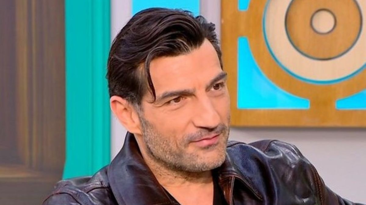 Νίκος Κουρής: «Τον γάμο μου θεώρησα ότι έπρεπε να τον δημοσιοποιήσω για να είμαι εντάξει. Οι άνθρωποι και οι εκπομπές ενδιαφέρονται για τη ζωή μου»