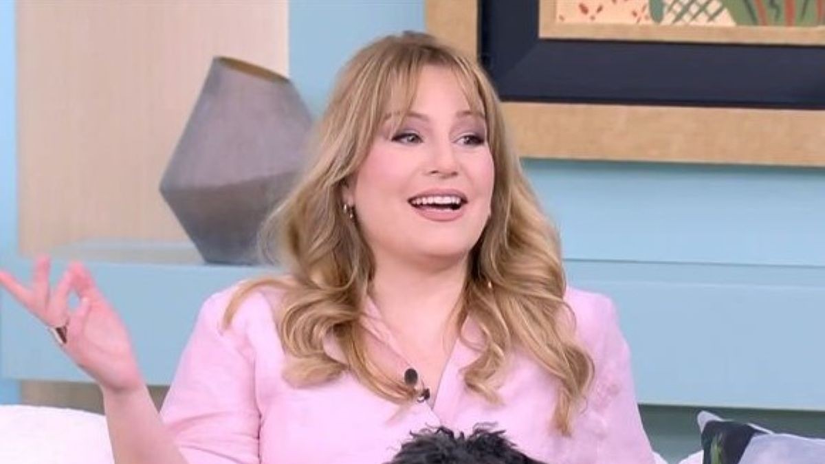 Βέρα Μακρομαρίδου: Η εξομολόγηση για τη μητρότητα και τον σύζυγό της – «Είδε τις πρώτες άσπρες τρίχες από το άγχος»
