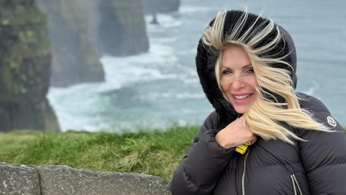 Ελένη Μενεγάκη: Το casual chic style που επιλέγει για τα ταξίδια της, μέσα από φωτογραφίες