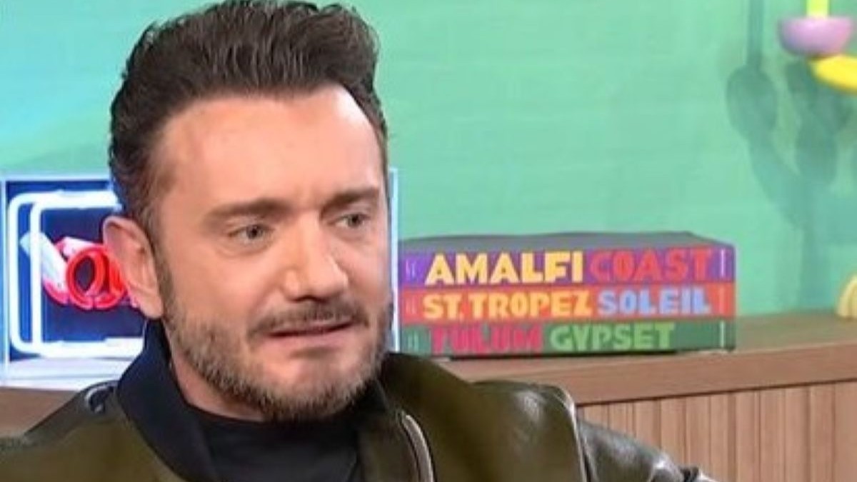 Χρήστος Μενιδιάτης: Η συγκίνηση ona air για τον πατέρα του – «Πολλά από τα ρούχα του τα έχω κρατήσει, τα έχω τροποποιήσει και τα φοράω»