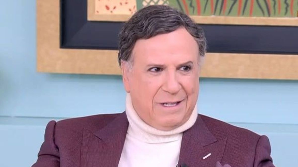 Χάρης Ρώμας: «Βλέπω έναν πολύ πλούσιο σκηνοθέτη να βγαίνει σαν ιερή αγελάδα να λέει τσιτάτα και να αποθεώνεται»