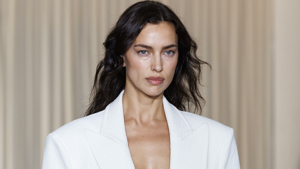 Neck Sculpting: Πώς θα αντιμετωπίσετε τις ρυτίδες στον λαιμό και το ντεκολτέ